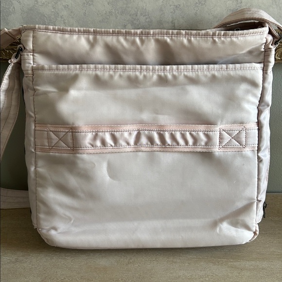 Lug Happy Camper lite pink Travel Bag – Perfect for organizing on-the-go - Picture 9 of 13